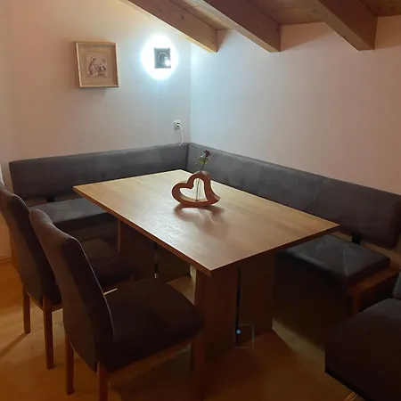 Oberdachebenhof Dienten *