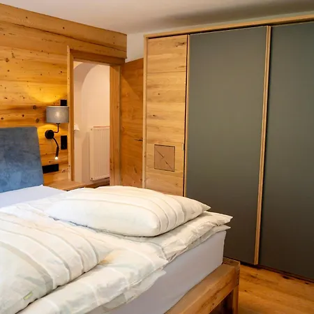 Oberdachebenhof Dienten 아파트 *